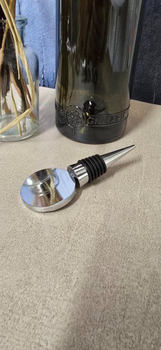  Rouages & résine : l’élégance au goulot  