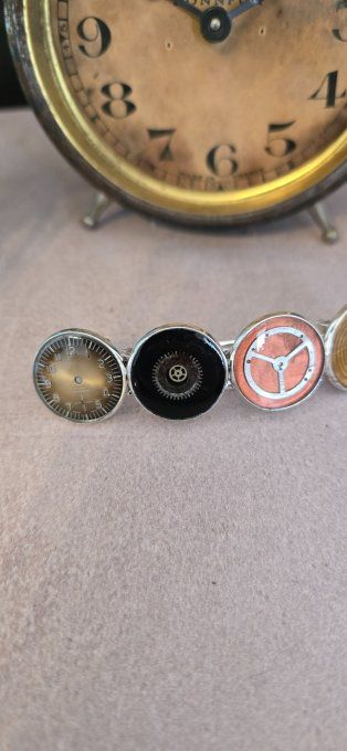 Barrette automnale ; Création en pièces de montre   