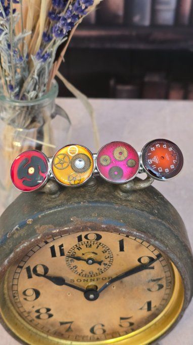 Barrette colorée originale ; Création en pièces de montre