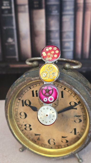 Barrette colorée originale ; Création en pièces de montre  