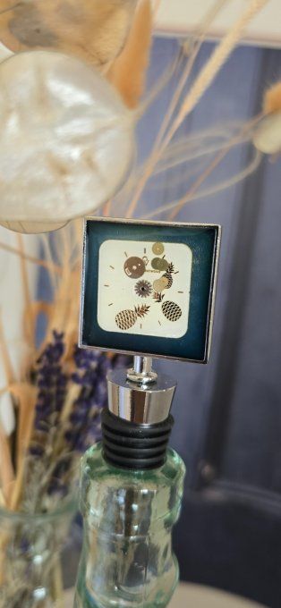  Rouages & résine : l’élégance au goulot, du fun à votre table avec ces ananas