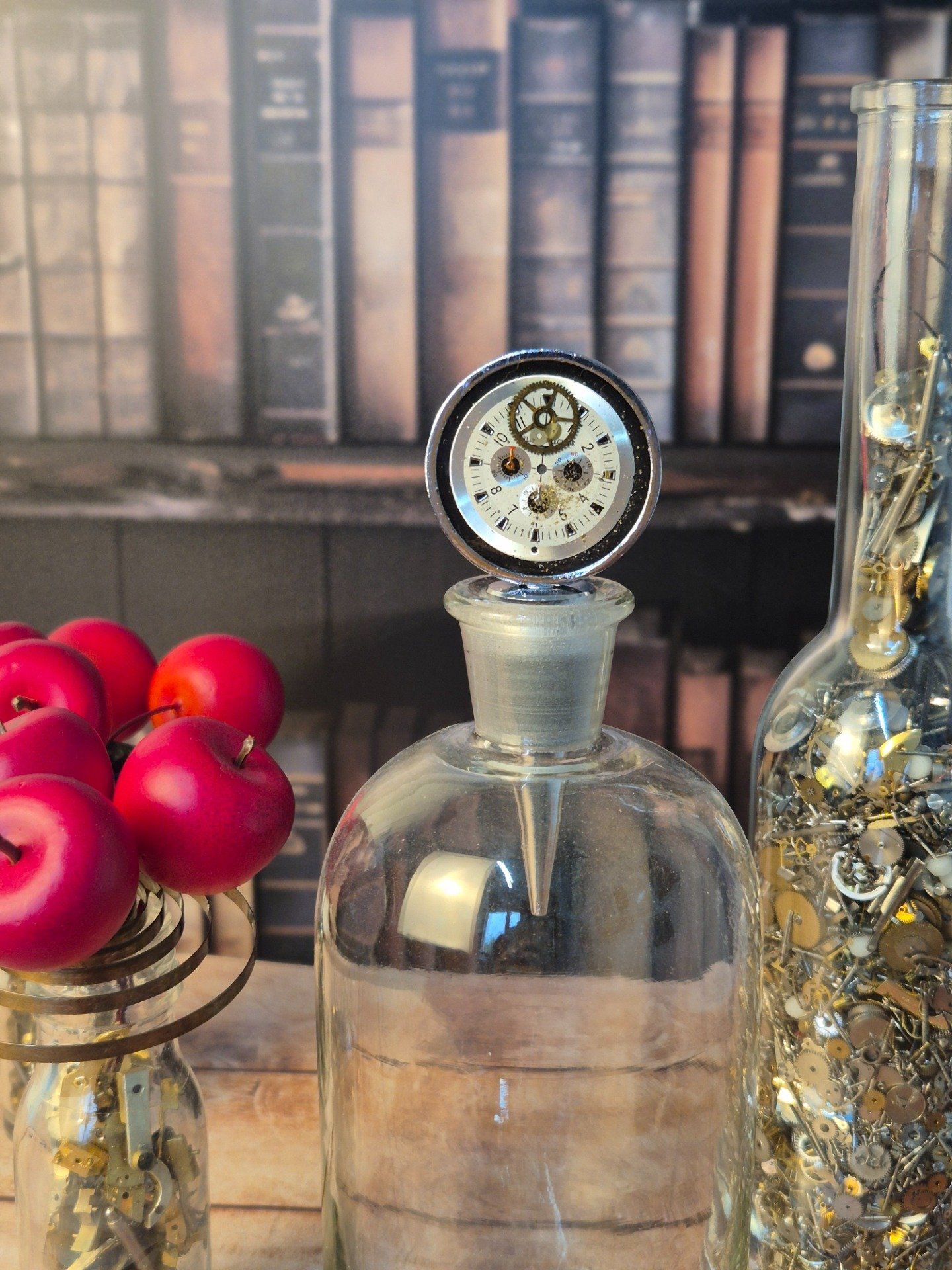 Rouages & résine : l’élégance au goulot