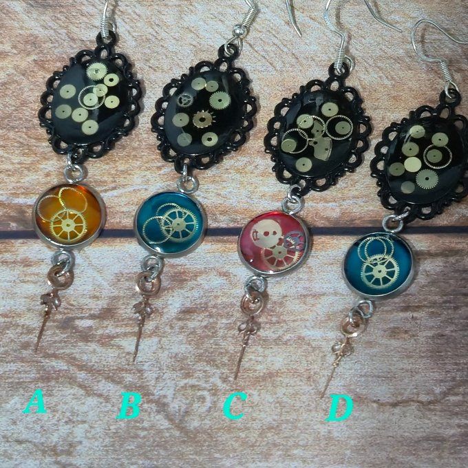 Boucles d'oreilles noires steampunk avec cabochons colorés 