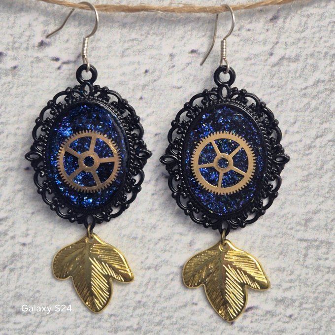 Boucles d'oreilles noires avec des paillettes