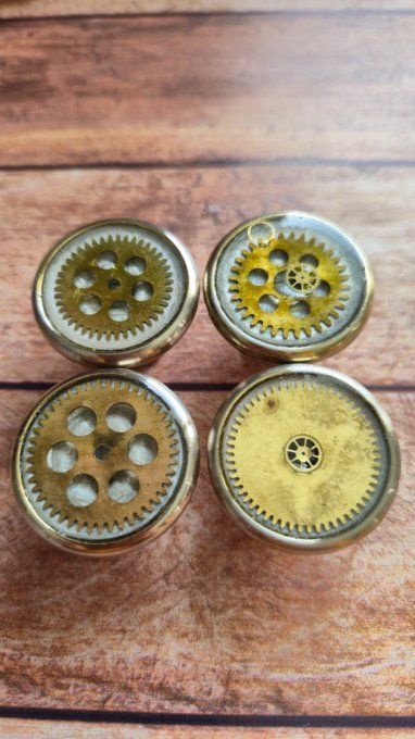 Bouton de meuble steampunk – recyclage de montres anciennes