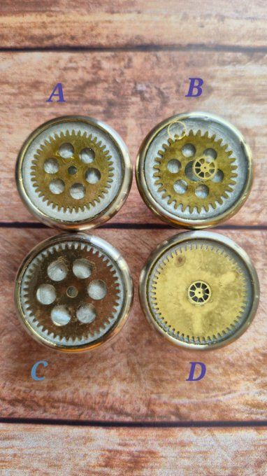 Bouton de meuble steampunk – recyclage de montres anciennes