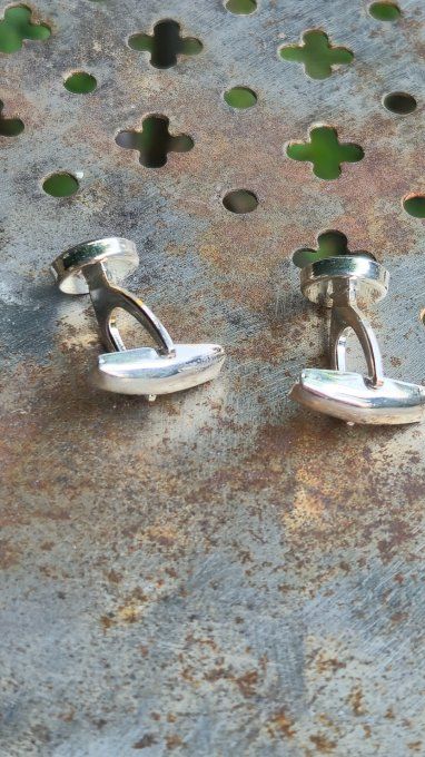 Accessoire pour école hôtelière – boutons de manchette raffinés
