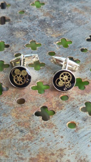 Accessoire pour école hôtelière – boutons de manchette raffinés  