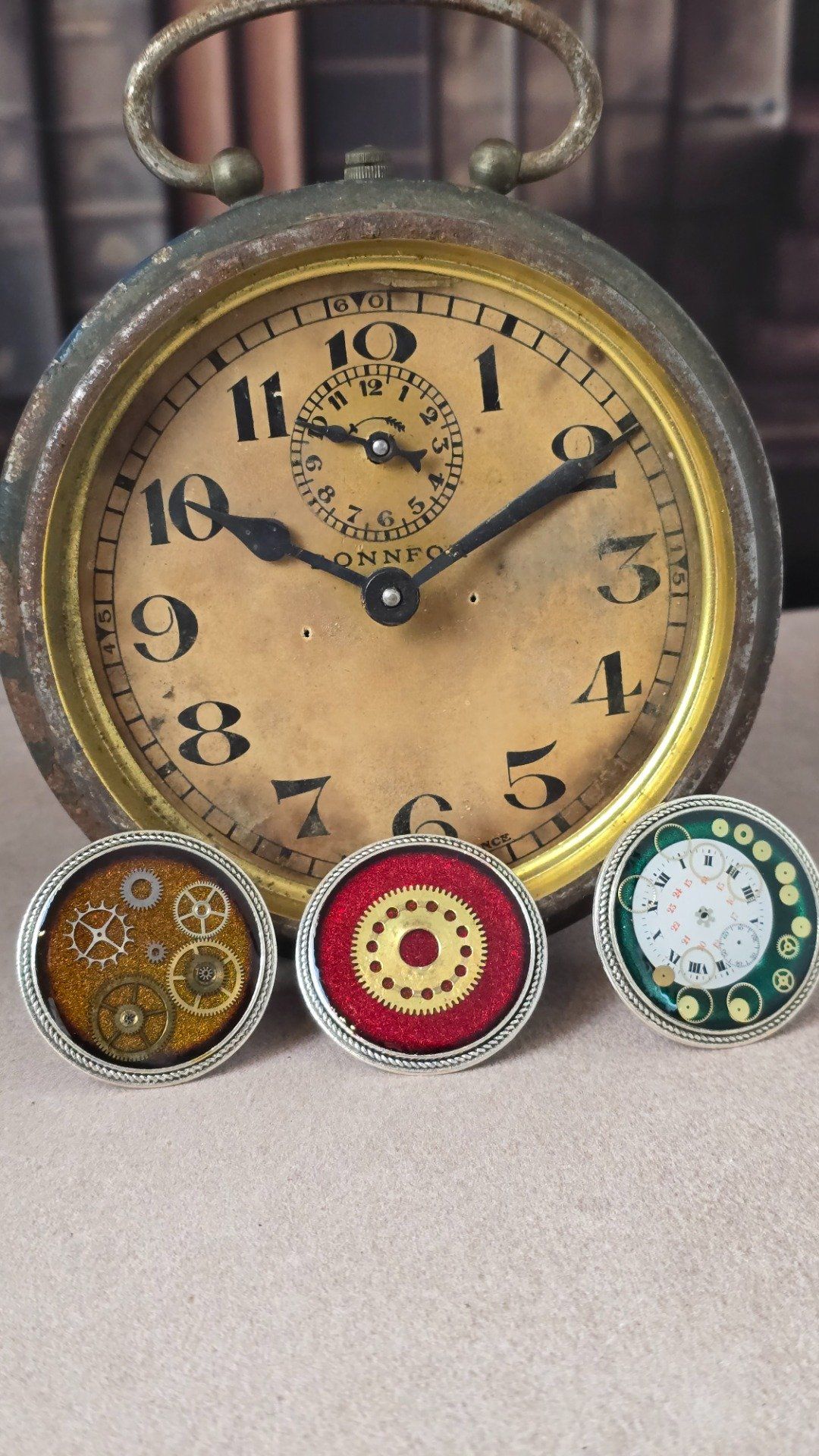 Broches mécaniques : l'élégance du temps retrouvé  