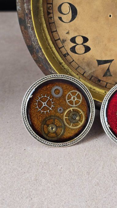 Broches mécaniques : l'élégance du temps retrouvé  