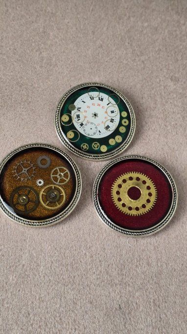 Broches mécaniques : l'élégance du temps retrouvé  