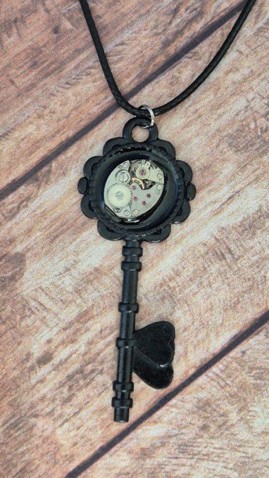 Collier clef  