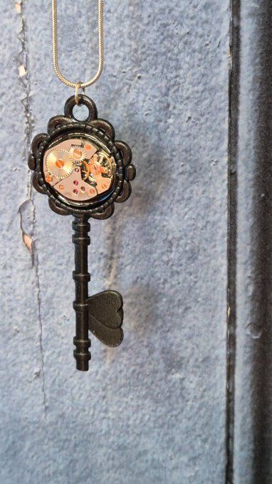 Collier clef de votre monde imaginaire