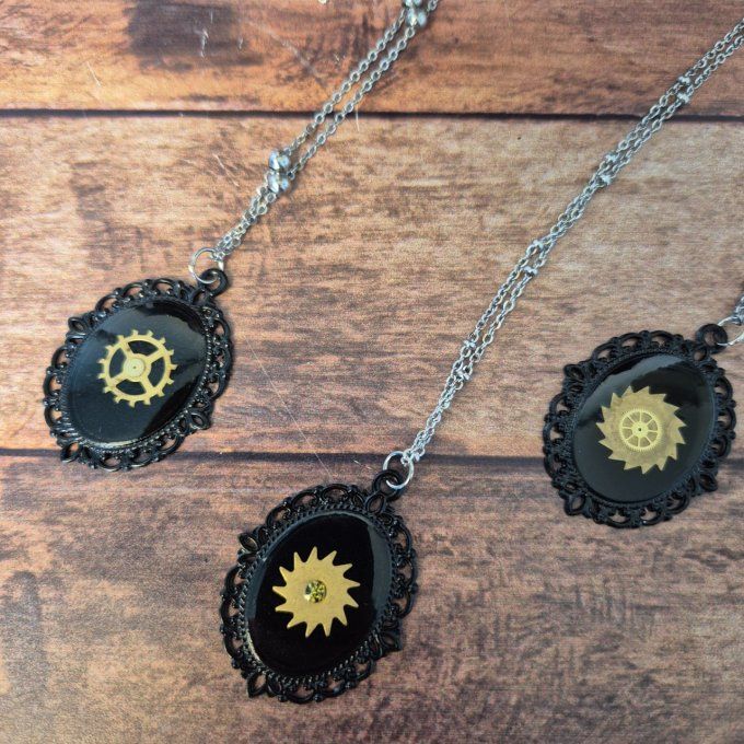 Collier minimaliste noir – mécanismes recyclés