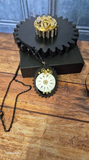 Collier steampunk méca noir – Cadran montre à gousset recyclée