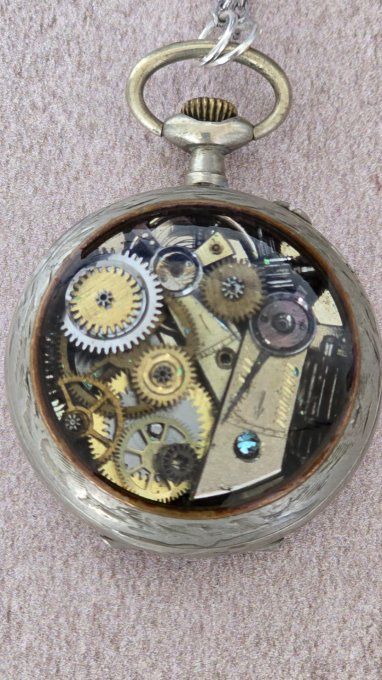 Montre à gousset steampunk recyclée – Les Vestiges du Temps 