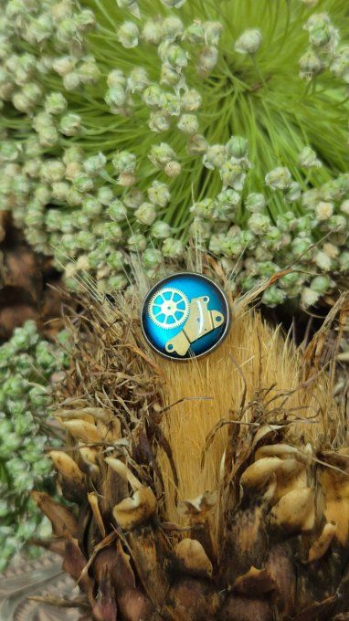 Pin's steampunk artisanal – Rouages de montres  