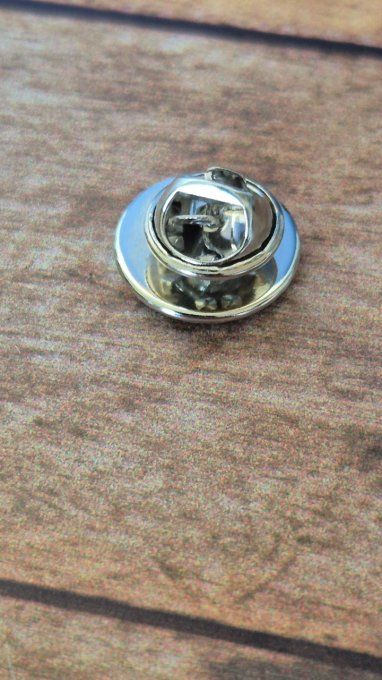 Pin's steampunk artisanal – Rouages de montres
