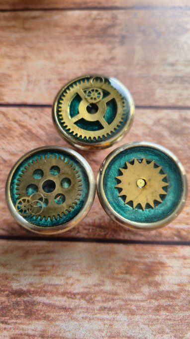 Bouton de meuble steampunk – recyclage de montres anciennes  