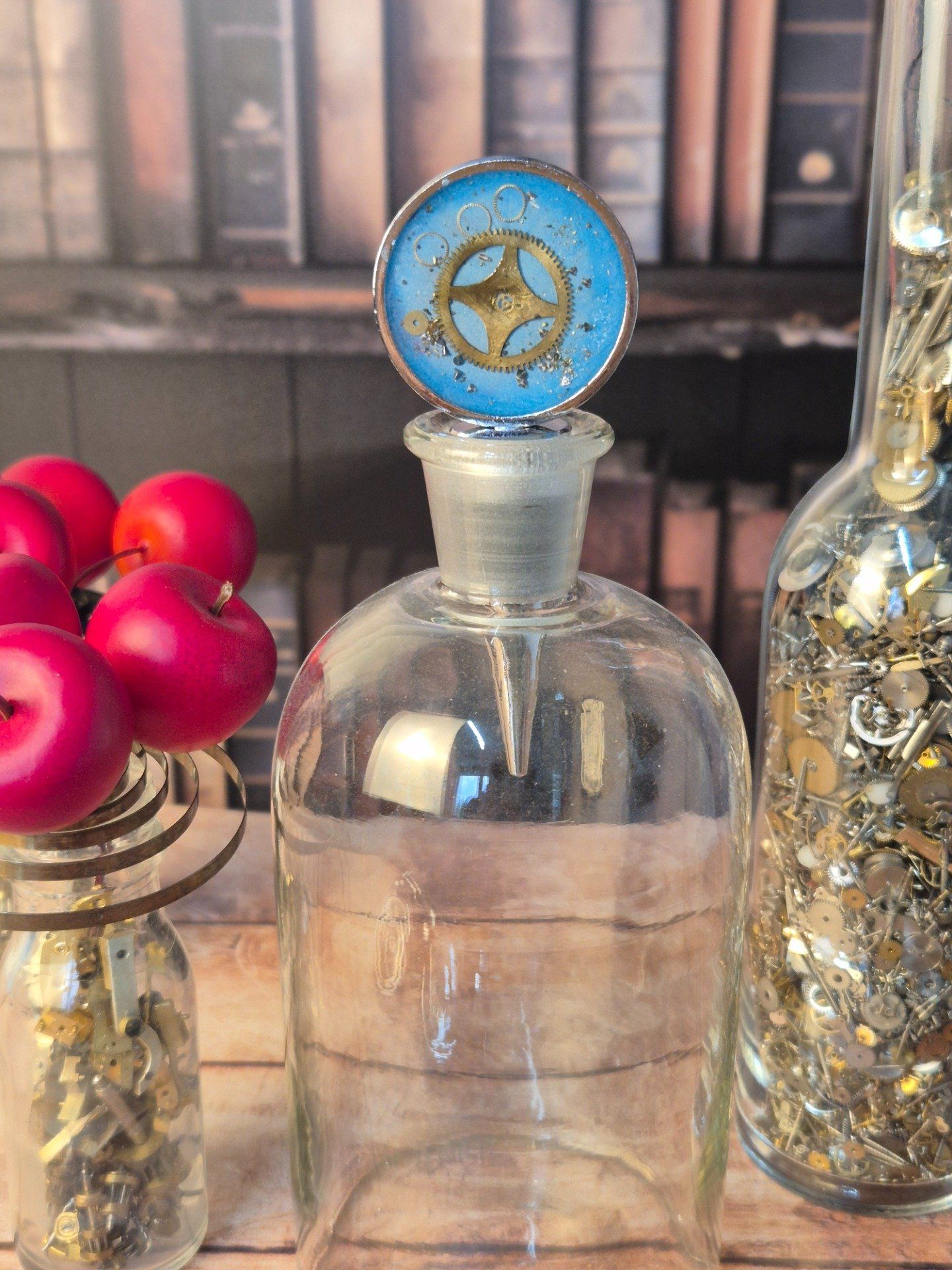 Rouages & résine : l’élégance au goulot