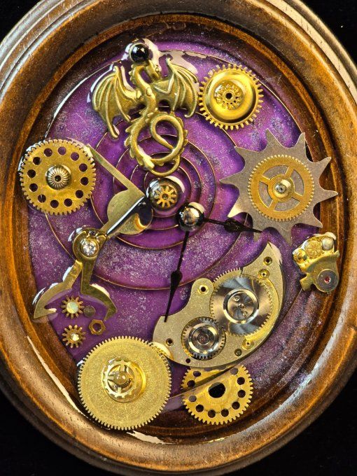 Cadre Steampunk “Cœur du Dragon Violet”