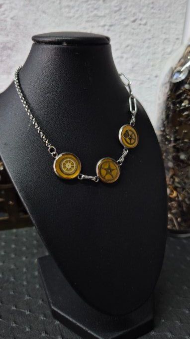 Collier Steampunk à Cabochons Uniques – Ajustable et Évolutif 