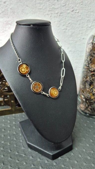 Collier Steampunk à Cabochons Uniques – Ajustable et Évolutif 