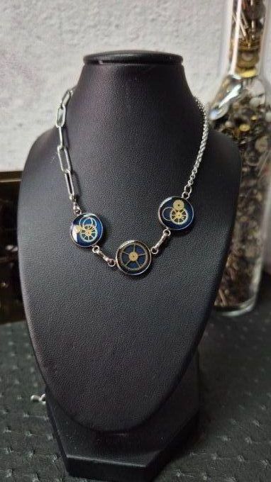 Collier Steampunk à Cabochons Uniques – Ajustable et Évolutif 