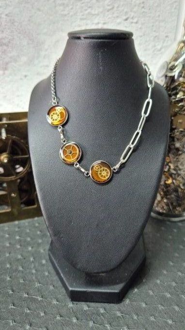 Collier Steampunk à Cabochons Uniques – Ajustable et Évolutif 